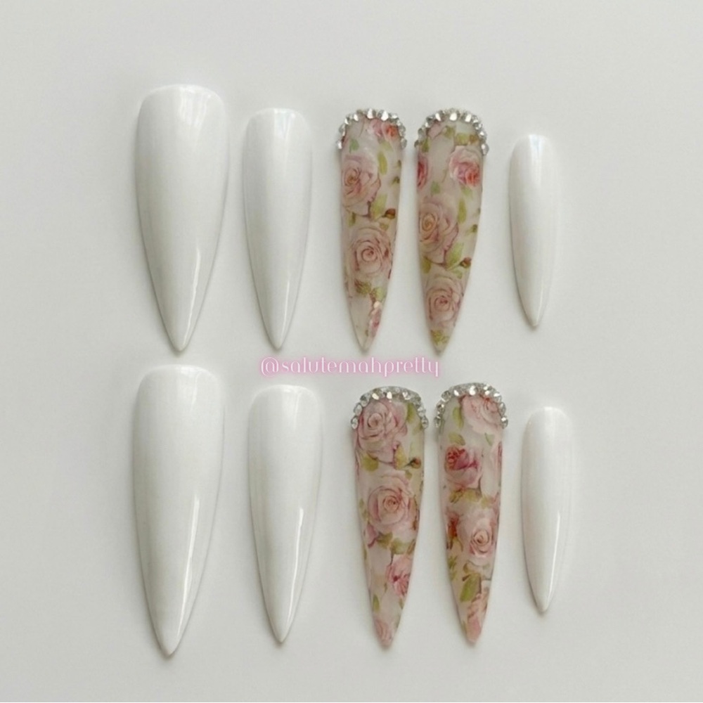 “Pink Roses” Press on nails (HANDMADE)